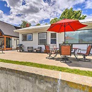 Waterfront Osoyoos Lake Cottage With Beach And Patio! Оровілл Exterior photo