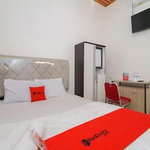 Готель Reddoorz @ Jalan Sultan Agung Lampung Бандар-Лампунг Exterior photo