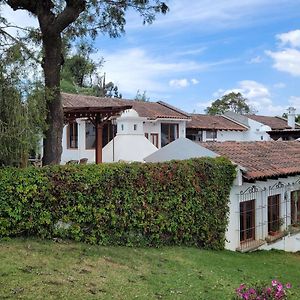 Вілла Amplia Casa Antigua Guatemala Con Pergola Y Jardin Exterior photo