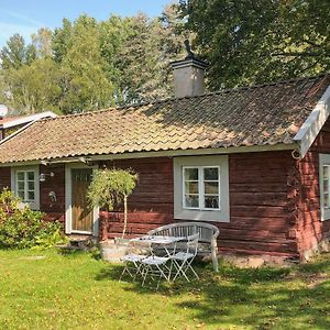 Amazing Home In Eskilstuna With Kitchen Ескільстуна Exterior photo