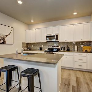 Hygee House Brand New Construction Near Ford Idaho Center And I-84! Plush And Lavish Furniture, Warm Tones To Off-Set The New Stainless Appliances, Play Pingpong In The Garage Or Basketball At The Neighborhood Park Меридіан Exterior photo