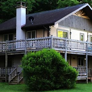 Готель Slide Mountain Forest House Oliverea Exterior photo