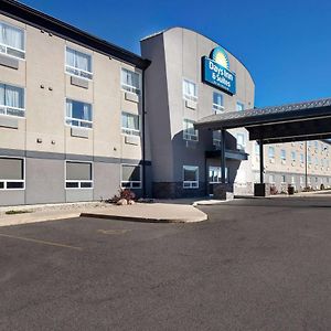 Days Inn & Suites By Wyndham Йорктон Exterior photo