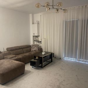 Апартаменти Apartament Cu Scara Interioara Флорешть Exterior photo