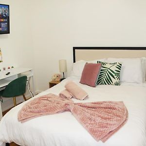 Апартаменти Tropical Glam Getaway. Easy Access To Nyc And 5 Min From Newark Airport Exterior photo