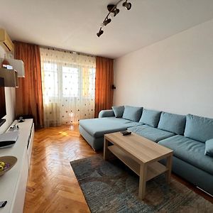 Cozy & Complete 3 Room Flat Браїла Exterior photo