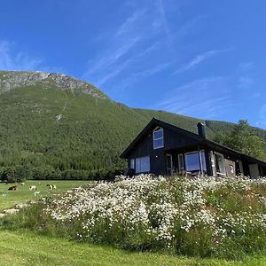 Вілла Heinali Hytta Isfjorden Exterior photo
