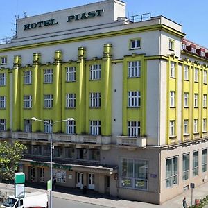 Hotel Piast Чески-Тєшін Exterior photo