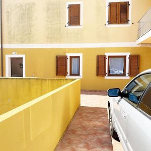 Апартаменти Soluzioni Immobiliari - Residenza Ugo 2 Bilocale Con Terrazza Attrezzata E Posto Auto Privato La Maddalena Ла-Маддалена Exterior photo