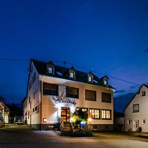 Готель Landgasthaus Moselhoehe Liesenich Exterior photo