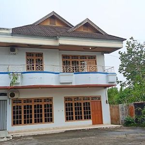 Готель Oyo 92659 Wisma Deli Syariah Pangkadjene Exterior photo