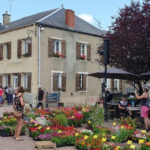 Готель Relax Au Coeur Du Morvan Ouroux-en-Morvan Exterior photo