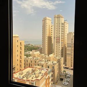 Апартаменти A Journey Of Luxury Seaview Living. Kuwait City Exterior photo