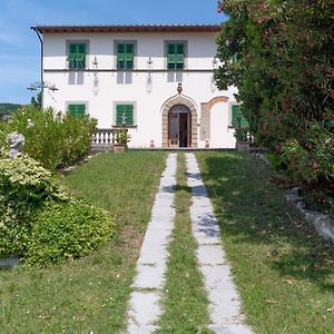 Villa Castel Del Monte Пешя Exterior photo