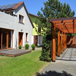 Вілла Large House With Parking, 30 Min To Prague Center Uvaly  Exterior photo