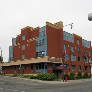 Готель Auberge De La Gare Гатіно Exterior photo