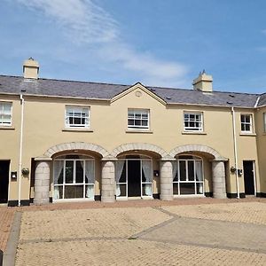 The Downshire Arms Apartments Hilltown Ньюрі Exterior photo