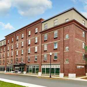 Готель Courtyard Keene Downtown Exterior photo