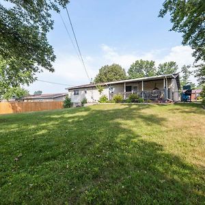 Inviting St Louis Home With Deck Near Forest Park! St George Exterior photo