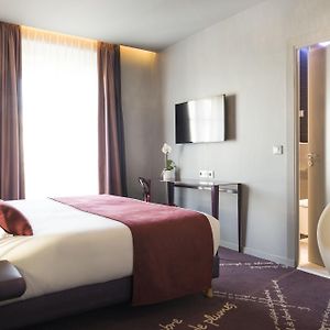Le Bon Hotel Нейї-сюр-Сен Room photo