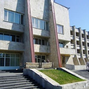 Hotel Profspilkovyi Луцьк Exterior photo