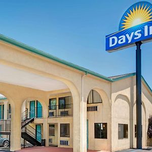 Days Inn By Wyndham Еспаньйола Exterior photo