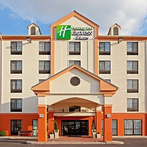 Holiday Inn Express Hotel & Suites Meadowlands Area, An Ihg Hotel Карлштадт Exterior photo