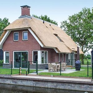 Child-Friendly Villa On The Water In Friesland Ідскенгейзен Exterior photo