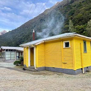 Апартаменти Basic, Super 'Cosy' Cabin In The Middle Of National Park And Mountains Otira Exterior photo