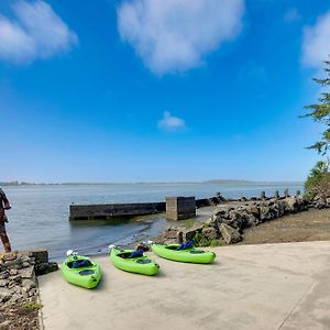 Вілла Waterfront Coos Bay Retreat With Boat Ramp, Kayaks! Exterior photo