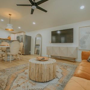 Готель East Downtown Desert Chic Casita-Hot Tub-Pet Friendly-No Pet Fees! Альбукерке Exterior photo