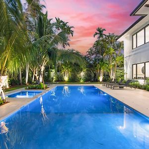 Villa In Coral Gables With Pool Jacuzzi Game Room Маямі Exterior photo