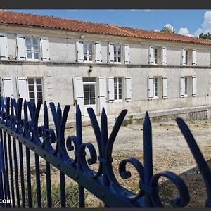 Bed and Breakfast Chambre D'Hotes Dans Maison Charentaise Mortiers Exterior photo