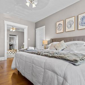 Lovely 1-Bedroom Rental Unit With Patio Сент-Луїс Exterior photo