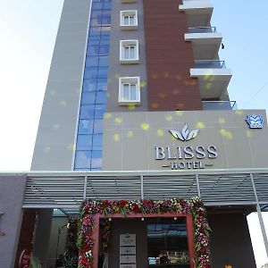 Blisss Hotel Колхапур Exterior photo