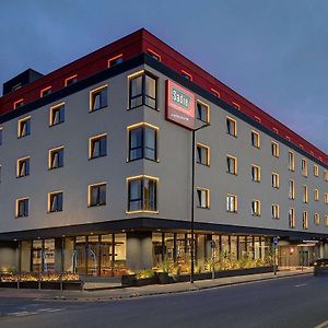 Sadie Best Western Hotel At Luton Лутон Exterior photo