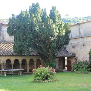 Вілла Logement Au Sein D Une Abbaye Cistercienne Saint-Martin-le-Vieil Exterior photo