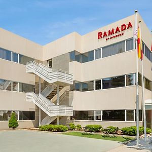 Готель Ramada By Wyndham Madrid Трес-Кантос Exterior photo