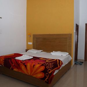 Hello India Home Stay Кгаджураго Exterior photo