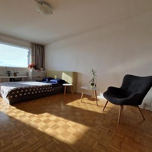 Big Room With Balcony In A Shared Apartment In The Center Of Керава Exterior photo