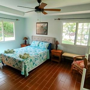 Villas At Gone Fishing Panama Resort Бока-Чіка Exterior photo