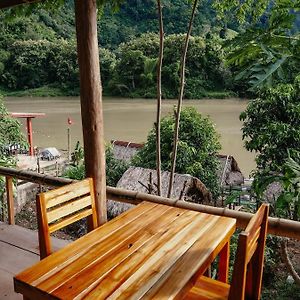 Готель Meexok River View Nong Khiaw Exterior photo