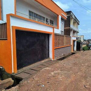 Апартаменти Appart Meuble De Standing Yaounde, Titi Garage Exterior photo