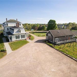 The Langworthy Inn & Winery Вестерлі Exterior photo