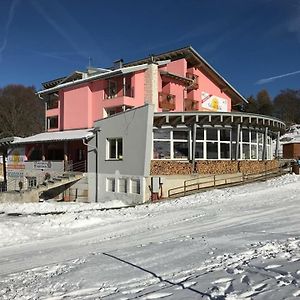 Hotel Sole Del Baldo Брентоніко Exterior photo