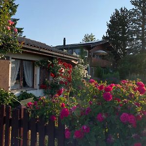 Bed and Breakfast Jolie Chambre Dans Chalet Le Vaud Exterior photo