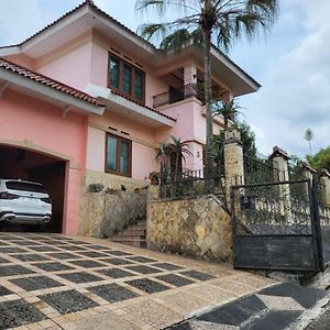 Villa Bukit Cipendawa Cipanas Чіпанас Exterior photo