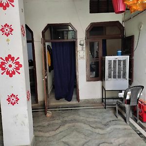 Апартаменти Divisha Pg House Sharing Beds Only For Boys Барелі Exterior photo