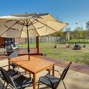 Family-Friendly Aubrey Home With Yard And Fire Pit! Exterior photo