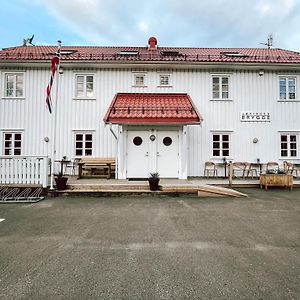 Готель Lodingen Brygge Exterior photo